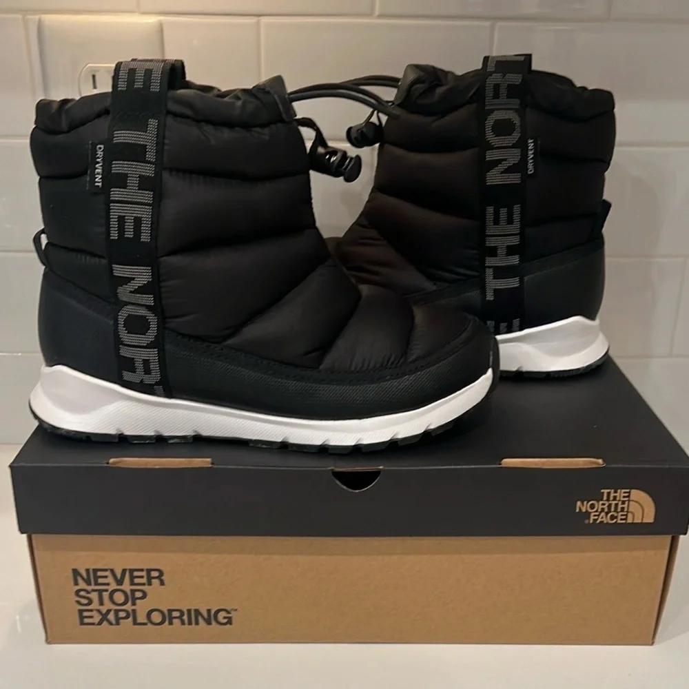 Like New! The North Face Kids' ThermoBall Pull-On Waterproof Boots! Size 4